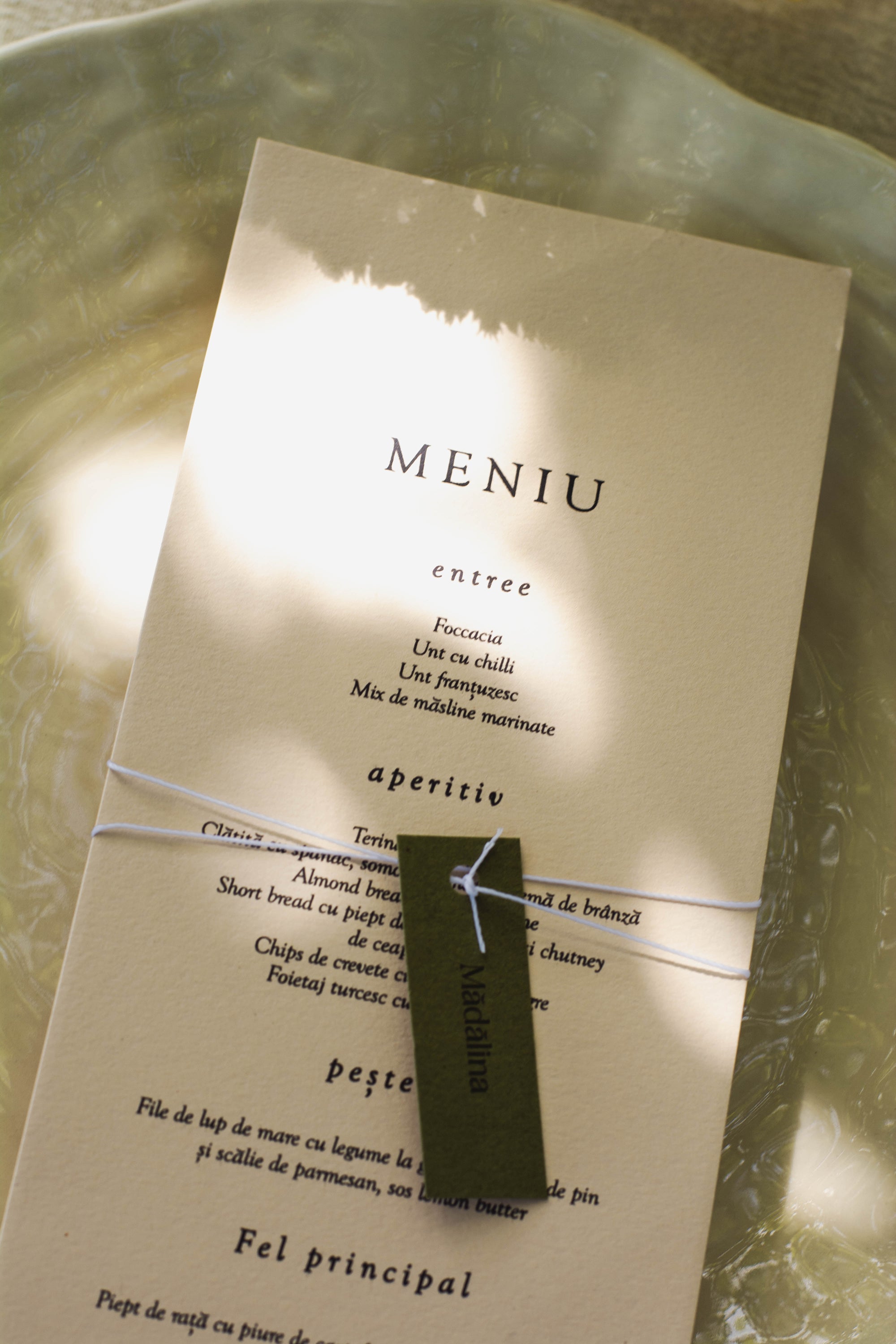 Meniu minimalist cu nametag