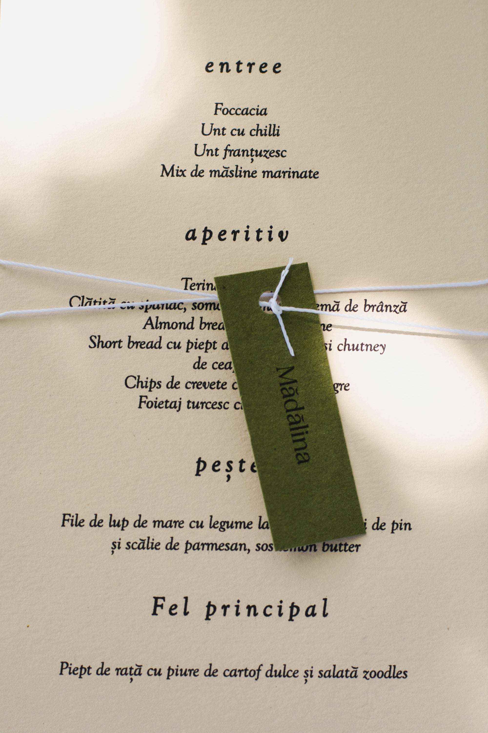 Meniu minimalist cu nametag