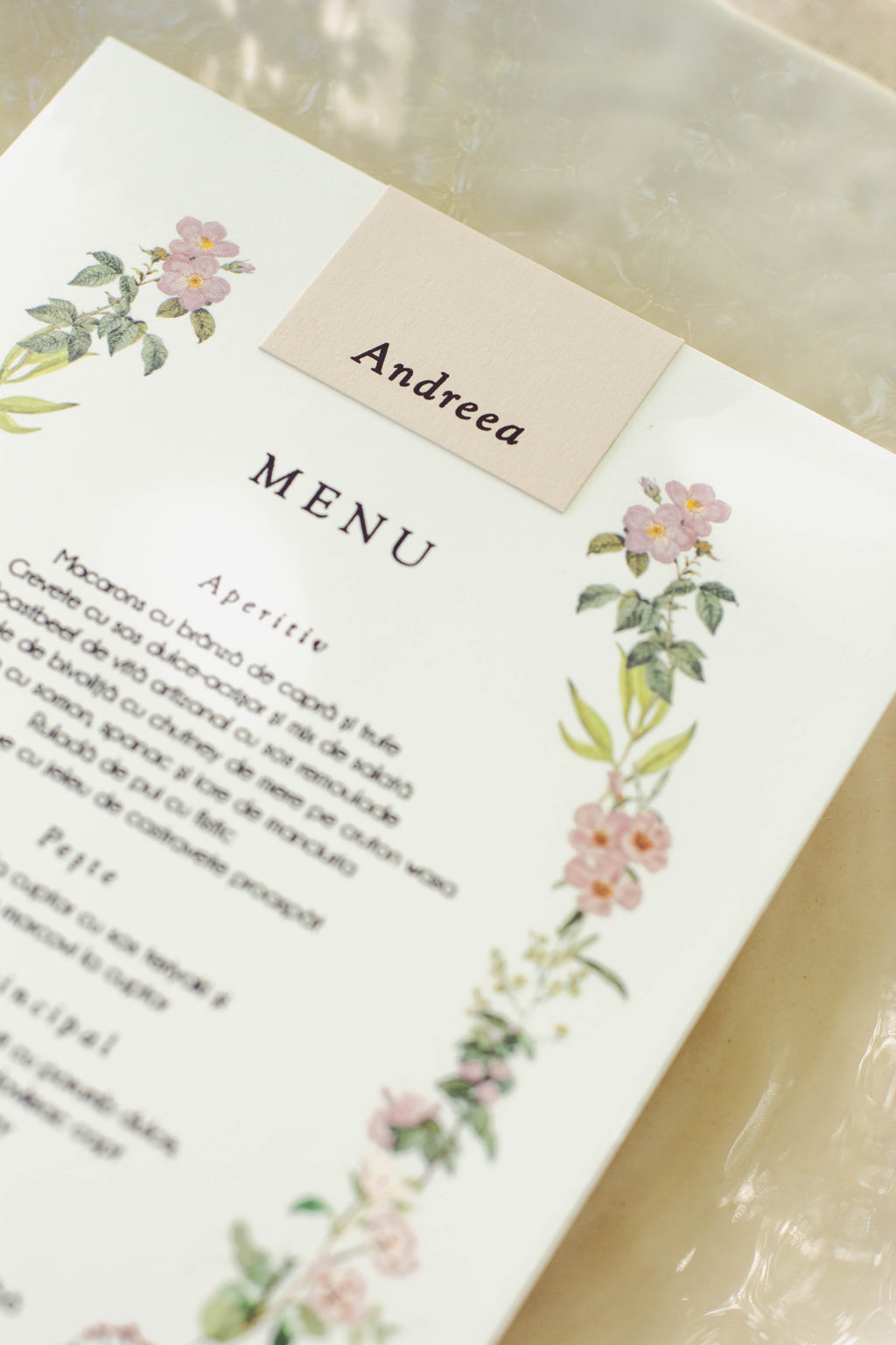 Meniu floral cu nametag